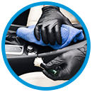 Limpia y desinfecta el interior de los coches