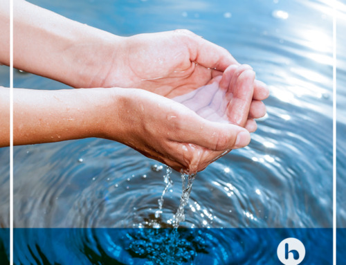 Los beneficios de beber agua alcalina