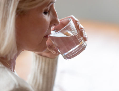 Deshidratación en personas mayores: cuidados y recomendaciones
